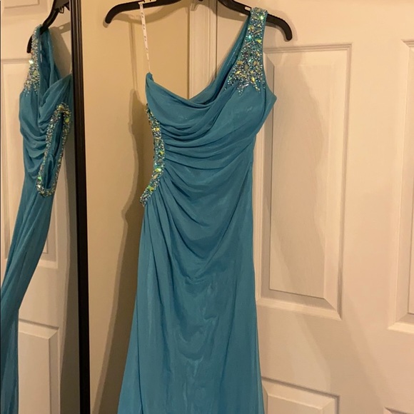 Camille La Vie Dresses & Skirts - Long Blue Formal Dress Camille La Vie Dresses & Skirts - Long Blue Formal Dress